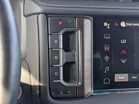 Used 2024 GMC Yukon XL Denali Ultimate image 12