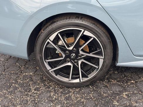 New 2025 Nissan Sentra SR w/ SR Premium Package image 4