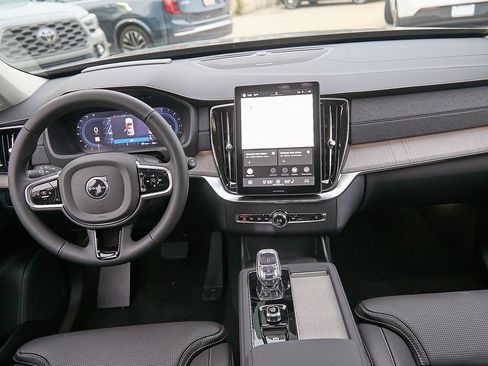 New 2025 Volvo XC90 B6 Ultra w/ Protection Package image 27