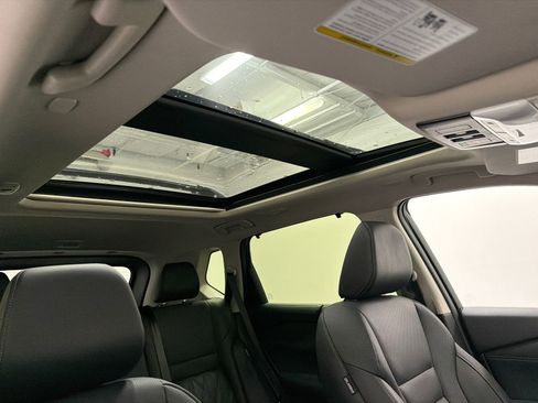 Used 2026 Nissan Rogue Platinum w/ Platinum Premium Package image 13