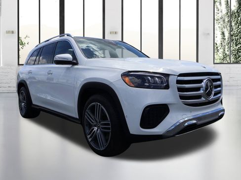 Used 2025 Mercedes-Benz GLS 450 4MATIC image 7