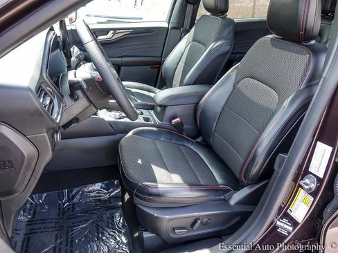 Used 2023 Ford Escape ST-Line w/ Tech Pack #1 AWD/4WD image 9