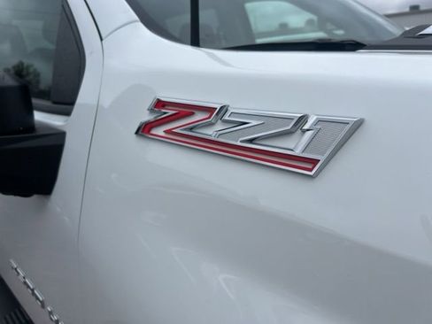 Used 2024 Chevrolet Silverado 2500 Custom w/ Custom Value Package image 6