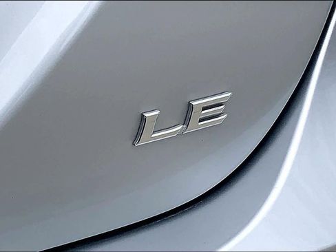 Used 2024 Toyota Camry LE w/ Convenience Package FWD image 10