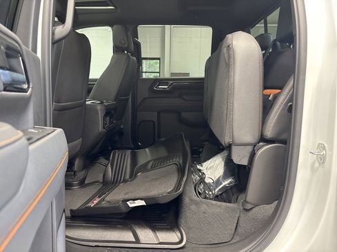 Used 2025 GMC Sierra 2500 AT4 w/ AT4 Preferred Package image 18