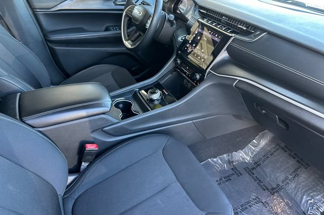 Certified 2023 Jeep Grand Cherokee Laredo RWD image 16