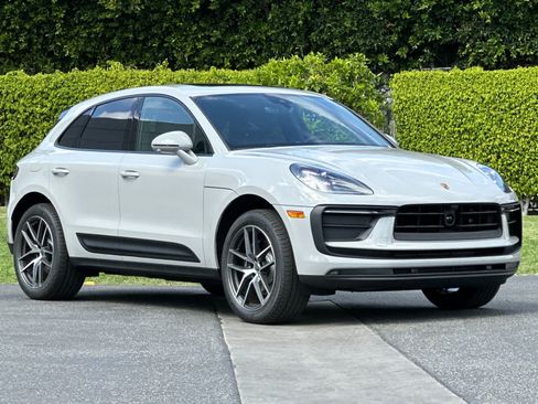 New 2026 Porsche Macan AWD/4WD image 10