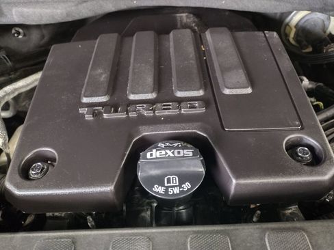 Used 2023 Chevrolet Silverado 1500 LT w/ Protection Package image 8