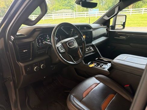 Used 2024 GMC Sierra 3500 AT4 w/ AT4 Premium Plus Package AWD/4WD image 12