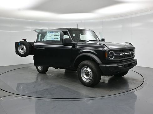 New 2026 Ford Bronco 2-Door AWD/4WD image 24