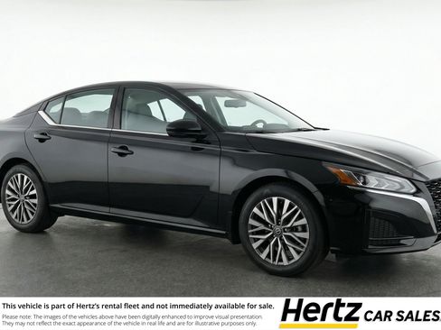 Used 2025 Nissan Altima 2.5 SV FWD image 1