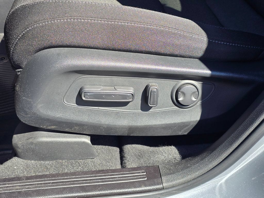 Certified 2025 Honda CR-V EX image 14