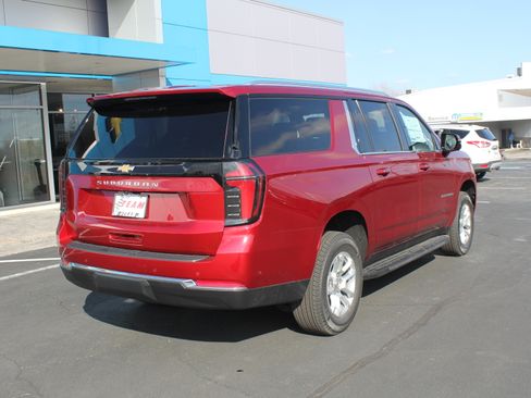 New 2026 Chevrolet Suburban LS image 4