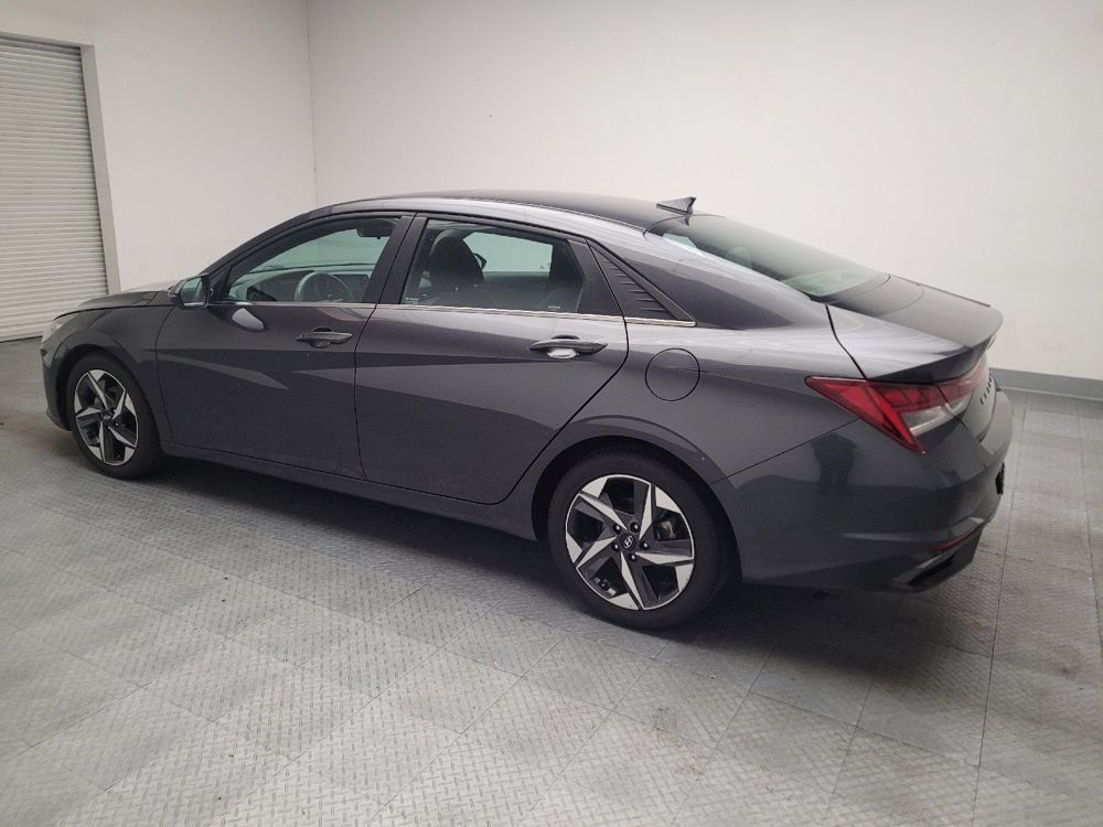 Used 2022 Hyundai Elantra SEL w/ Convenience + Premium Package FWD image 3