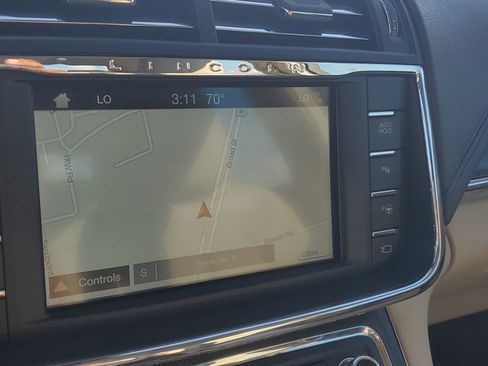 Used 2018 Lincoln Continental Reserve image 12