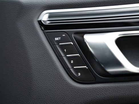 Used 2024 Porsche Macan w/ Premium Plus Package image 65