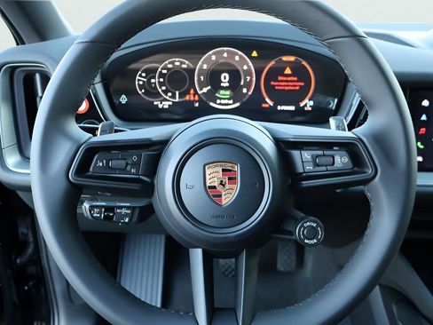Certified 2026 Porsche Cayenne E-Hybrid Coupe AWD/4WD image 23