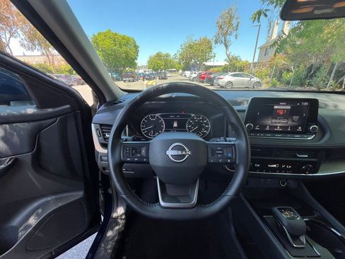 Used 2025 Nissan Rogue SV FWD image 36