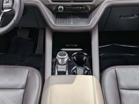 Certified 2025 Ford Explorer Platinum RWD image 19