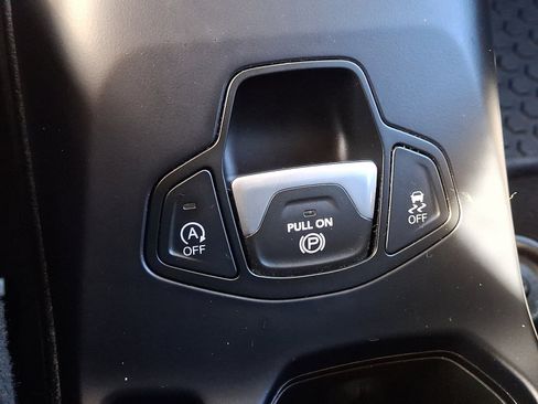 Certified 2023 Jeep Renegade Latitude image 23