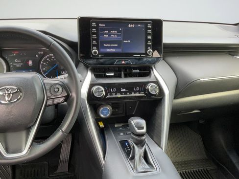 Used 2022 Toyota Venza XLE AWD/4WD image 16