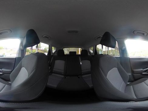 Used 2025 Kia Soul LX w/ LX Technology Package FWD image 40