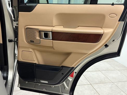 Used 2011 Land Rover Range Rover HSE LUX image 19