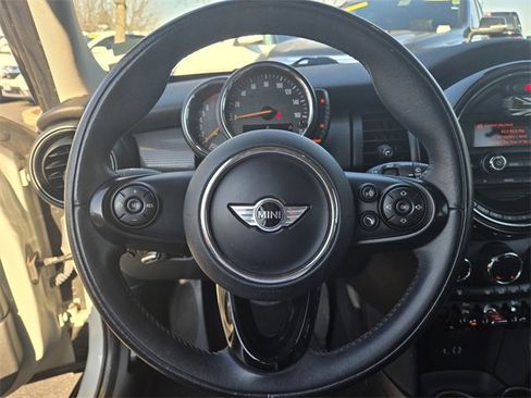 Used 2015 MINI Cooper 4-Door Hardtop image 27