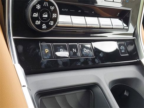 New 2025 Nissan Armada SL w/ Captain's Chari Seat Package image 18