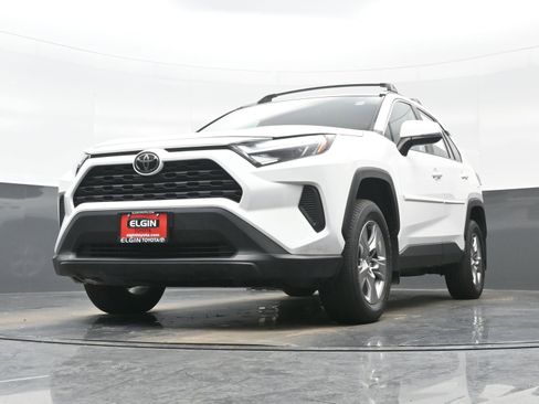 Used 2022 Toyota RAV4 XLE image 28