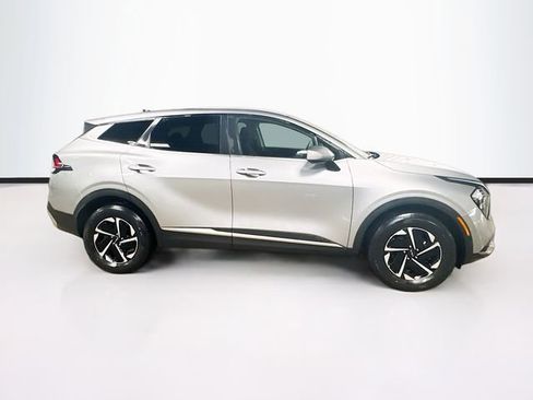 Used 2023 Kia Sportage LX image 8