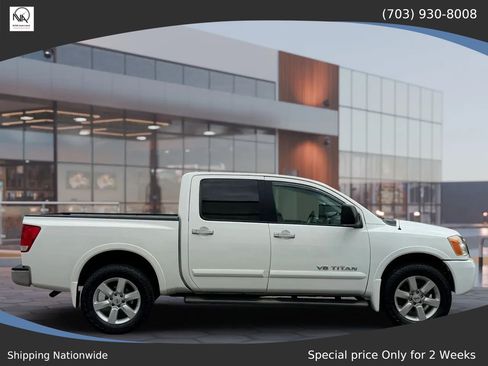 Used 2011 Nissan Titan SL w/ SL Technology Pkg AWD/4WD image 9