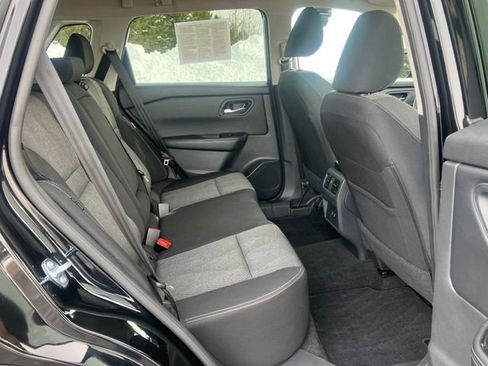 Used 2025 Nissan Rogue SV image 17