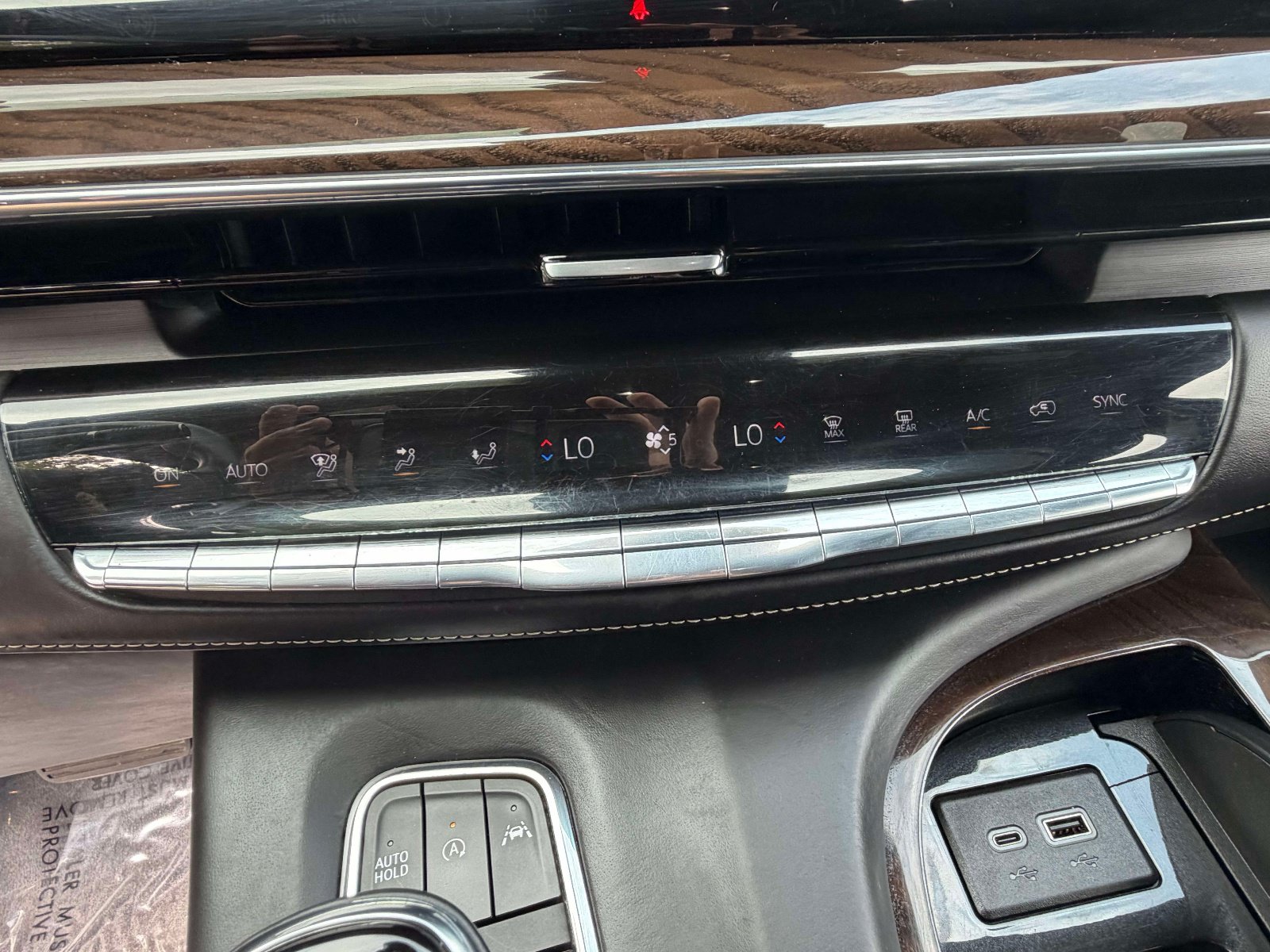 Used 2023 Cadillac Escalade Sport Platinum w/ LPO, ONYX Package AWD/4WD image 10