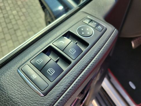 Used 2017 Mercedes-Benz G 550 image 23