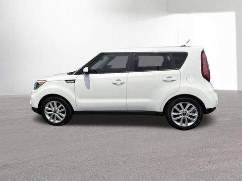Used 2019 Kia Soul + FWD image 14