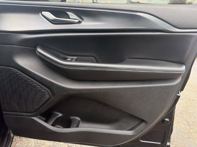 Used 2025 Jeep Grand Cherokee L Altitude RWD image 20