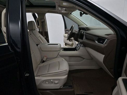 Used 2022 GMC Yukon Denali image 37