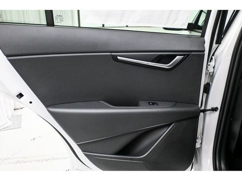 New 2026 Kia Niro LX FWD image 11