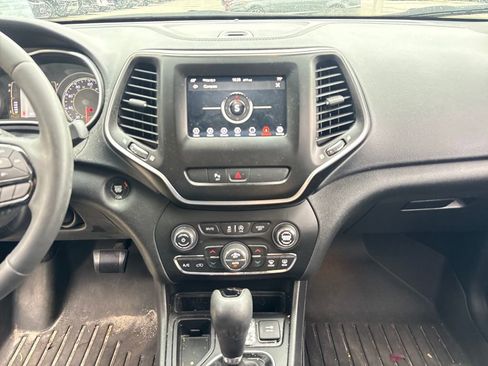 Used 2020 Jeep Cherokee Altitude image 22