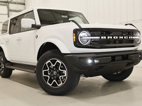 New 2025 Ford Bronco Outer Banks image 31