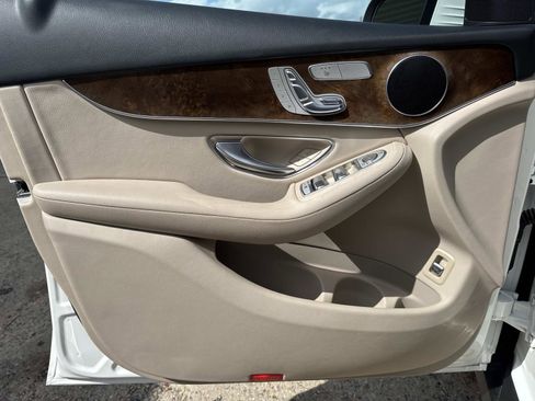 Used 2018 Mercedes-Benz GLC 300 image 19