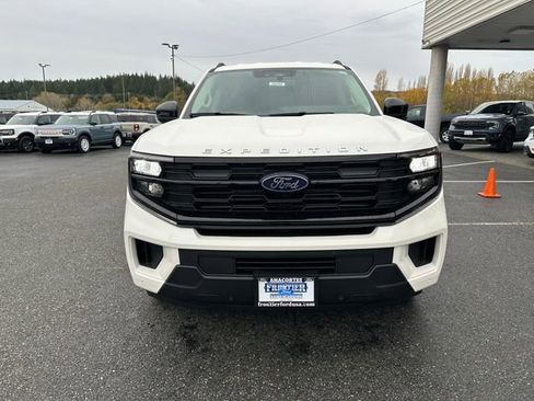 New 2025 Ford Expedition Active image 8
