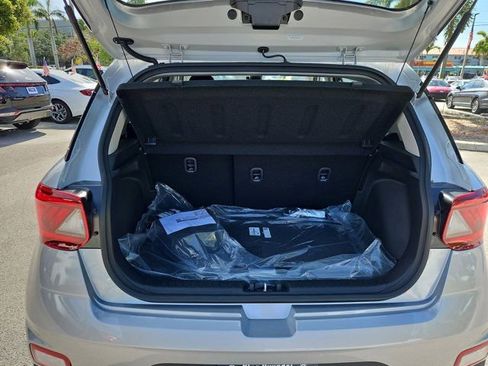 Certified 2025 Hyundai Venue SEL image 6