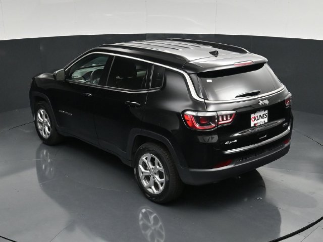 Certified 2024 Jeep Compass Latitude AWD/4WD image 51