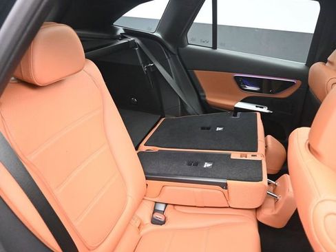 New 2026 Mercedes-Benz GLC 300 image 28