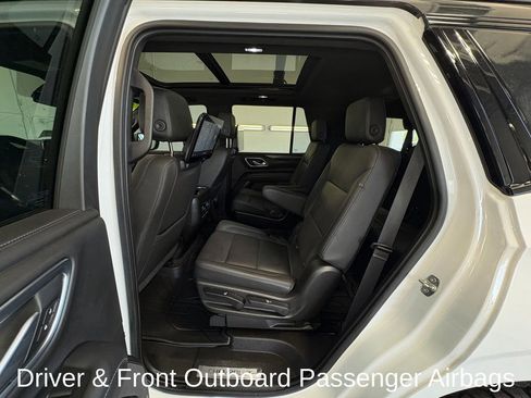 Used 2021 Chevrolet Tahoe Z71 w/ Luxury Package AWD/4WD image 20