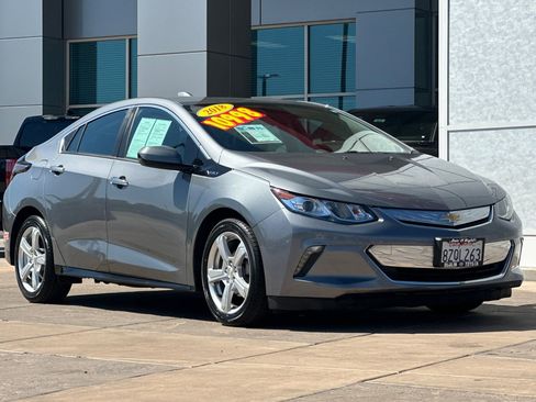 Used 2018 Chevrolet Volt LT FWD image 2
