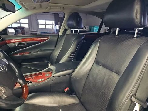 Used 2012 Lexus LS 460 w/ Luxury Value Edition RWD image 9