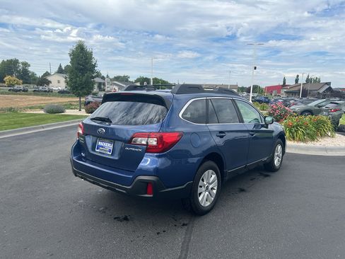 Used 2019 Subaru Outback 2.5i Premium AWD/4WD image 4